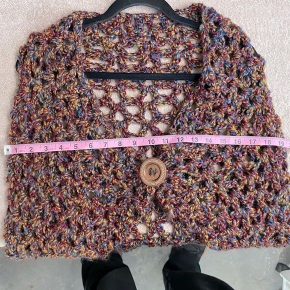 5/$25 Handmade Multicolour Yarn Open Knit Cape Style Poncho - Picture 8 of 11